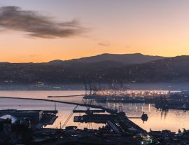 Lais Puzzle - Sonnenaufgang über dem Hafen von Beirut, der Hauptstadt des Libanon - 1.000 Teile