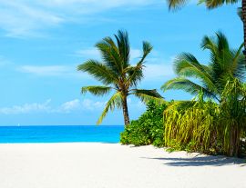 Lais Puzzle - Panoramablick auf einen schönen sonnigen Tag am Sandstrand auf den Malediven - 1.000 Teile