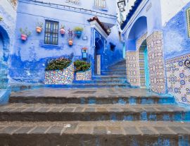 Lais Puzzle - Traditionelle typisch marokkanische architektonische Details in Chefchaouen, Marokko, Afrika Schöne Straße der blauen Medina mit blauen Mauern - 1.000 Teile