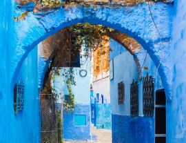 Lais Puzzle - Blick auf die Straße der blauen Stadt Chefchaouen, Marokko - 1.000 Teile