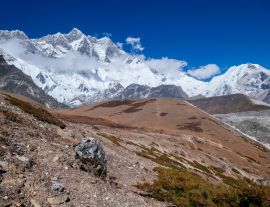 Lais Puzzle - Die Südwand des Lhotse (8516 m) - der vierthöchste Berg der Welt. Südwand - eine der gefährlichsten Kletterrouten. Everest Base Camp Route in der Nähe von Chukhung Siedlung, Nepal - 1.000 Teile