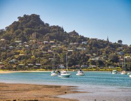 Lais Puzzle - Küste und Boote auf der Coromandel-Halbinsel, Neuseeland - 1.000 Teile