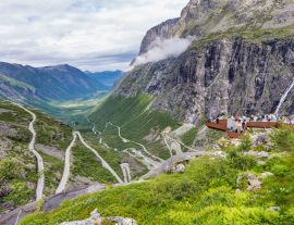 Lais Puzzle - Aussichtspunkt und Pass am Trollstigen entlang der nationalen Panoramastraße Geiranger Trollstigen More og Romsdal in Norwegen - 1.000 Teile
