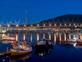 Lais Puzzle - Blaue Stunde im Hafen von Tromsö mit der Brücke, Finnmark, Norwegen - 1.000 Teile
