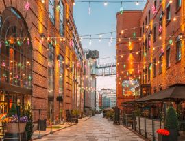 Lais Puzzle - Oslo, Norwegen. Abendlicher Blick auf alte Häuser im Stadtteil Aker Brygge - 1.000 Teile