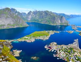 Lais Puzzle - Atemberaubender Aussichtspunkt auf Berge und blaues Meer bei Reinebringen, Lofoten-Inseln - 1.000 Teile