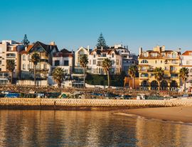 Lais Puzzle - Cascais Promenade Meerblick bei Sonnenaufgang am Morgen. Cascais Reiseziel im Bezirk Lissabon, Portugal - 1.000 Teile