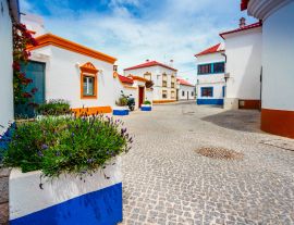 Lais Puzzle - Blick auf die Altstadt von Vila Nova de Milfontes, Portugal - 1.000 Teile