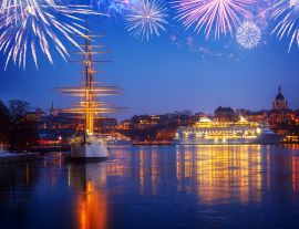 Lais Puzzle - Nächtliche Skyline von Skeppsholmen und Sodermalm in Stockholm mit Fiewerken, Schweden - 1.000 Teile