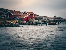 Lais Puzzle - See in Schweden, tolle Landschaft am Morgen bei Sonnenaufgang, schwedische Kultur und Wälder, am See und am Meer. Wasser Langzeitbelichtung - 1.000 Teile