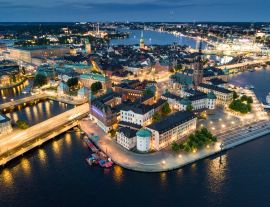 Lais Puzzle - Stockholms Altstadt (Gamla Stan) beleuchtetes Stadtbild bei Nacht in Schweden - 1.000 Teile