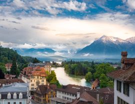 Lais Puzzle - Blick vom Schloss Thun auf den Fluss Aare und den Thunersee - 1.000 Teile