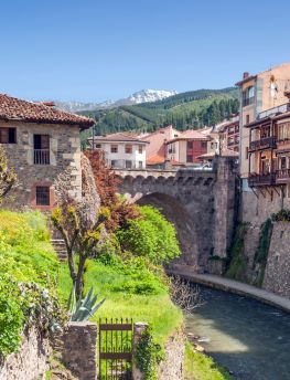 Lais Puzzle - Das Dorf Potes im Norden Spaniens - 1.000 Teile