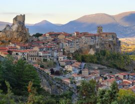 Lais Puzzle - Panoramablick auf Frias, Burgos, Spanien - 1.000 Teile