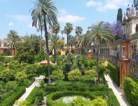 Lais Puzzle - Üppige, gepflegte Gärten der maurischen Burg Alcazar - 1.000 Teile