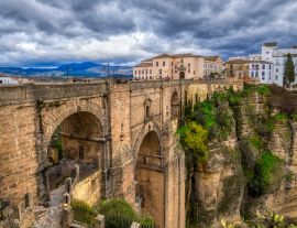 Lais Puzzle - Eine sehr alte römische Brücke in Ronda, Spanien - 1.000 Teile