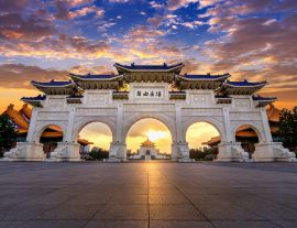 Lais Puzzle - Chiang Kai Shek Memorial Hall bei Nacht in Taipeh, Taiwan. Übersetzung: "Platz der Freiheit" - 1.000 Teile