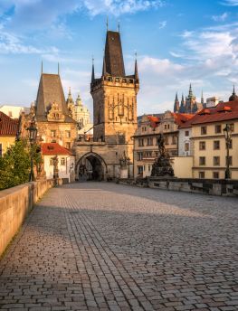 Lais Puzzle - Karlsbrücke in Prag / Schöner sonniger Morgenblick auf die Karlsbrücke in Prag, Tschechische Republik - 1.000 Teile