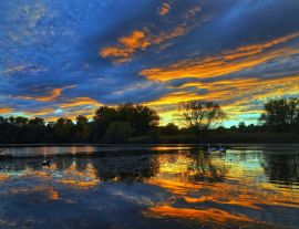 Lais Puzzle - Schöner Herbst-Sonnenuntergang an einem See. Prag, Tschechische Republik - 1.000 Teile