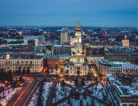 Lais Puzzle - Beleuchtete Mariä-Himmelfahrt-Kathedrale in Charkiw - 1.000 Teile