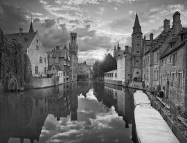 Lais Puzzle - Brügge. Bild von Brügge, Belgien während eines dramatischen Sonnenuntergangs in schwarz weiß - 1.000 Teile