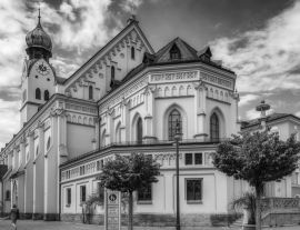 Lais Puzzle - Kirche St. Nikolaus Rosenheim in schwarz weiß - 1.000 Teile