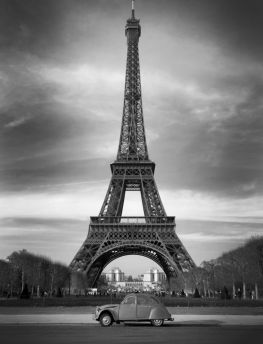 Lais Puzzle - Roter Wagen vor Eiffelturm Paris in schwarz weiß - 1.000 Teile