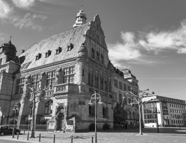 Lais Puzzle - Rathaus der Stadt Recklinghausen in Nordrhein-Westfalen in schwarz weiß - 1.000 Teile