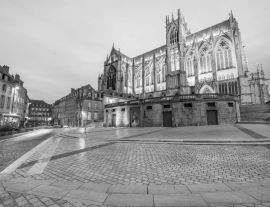 Lais Puzzle - Nachtansicht der Kathedrale in Metz, Frankreich in schwarz weiß - 1.000 Teile