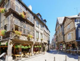 Lais Puzzle - Fachwerkhäuser am Place des Merciers in der Altstadt von Dinan - 1.000 Teile