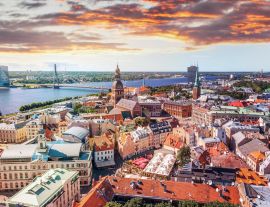 Lais Puzzle - Panoramablick von der Kathedrale von Riga auf die Altstadt von Riga, Lettland - 1.000 Teile