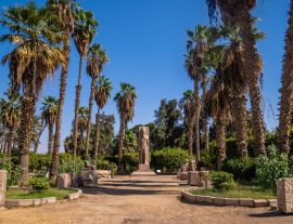 Lais Puzzle - Skulptur von Pharao Ramses II. in Memphis in Kairo, Ägypten. Antike Stadt, in der der Gott Ptah verehrt wurde - 1.000 Teile
