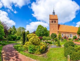 Lais Puzzle - Sankt Johannes Kirche, Bad Zwischenahn, Niedersachsen, Deutschland - 1.000 Teile