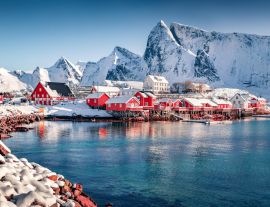 Lais Puzzle - Fesselnde Nachmittagsszene des Dorfes Sakrisoy, Norwegen, Europa. Herrliche Winteransicht der Lofoten. Wunderschöne Meereslandschaft der norwegischen See - 1.000 Teile