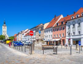 Lais Puzzle - Altes Rathaus, Luitpoltplatz, Deggendorf, Bayern, Deutschland - 1.000 Teile