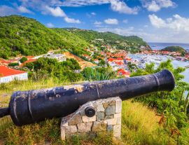 Lais Puzzle - Festungsmauern in Marigot, Saint Martin von Fort Louis in der Karibik - 1.000 Teile