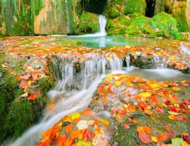 Lais Puzzle - Wasserfall im Entzia-Gebirge, Baskenland - 1.000 Teile