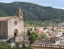 Lais Puzzle - Blick über den Ortskern und die Kirche von Andratx auf Mallorca - 1.000 Teile