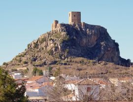 Lais Puzzle - Blick auf die Burg Peñarroya-Pueblonuevo in Córdoba, Andalusien, Spanien - 1.000 Teile