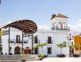 Lais Puzzle - Runder Platz "Plaza Redonda" im Dorf Cartaya, Huelva - 1.000 Teile