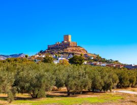 Lais Puzzle - Blick auf die Burg von Alcaudete, Provinz Jaen, Andalusien, Spanien - 1.000 Teile