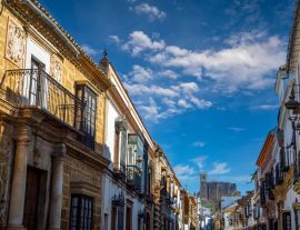 Lais Puzzle - Spektakuläre und historische Sevilla Straße in Osuna, Sevilla, Andalusien, Spanien - 1.000 Teile