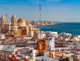 Lais Puzzle - Panoramasicht auf die Dächer der Altstadt und die Kathedrale von Santa Cruz am Morgen vom Turm Tavira in Cadiz, Andalusien, Spanien - 1.000 Teile