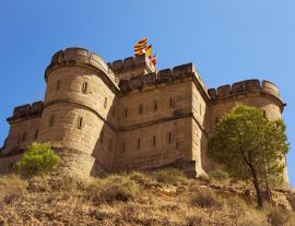 Lais Puzzle - Blick auf den 1875 erbauten Turm Torre de Salamanca in Caspe, Spanien - 1.000 Teile