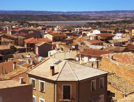 Lais Puzzle - eine Luftaufnahme der Dächer der Altstadt von Caspe, Spanien - 1.000 Teile