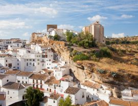 Lais Puzzle - Weiße Häuser in der Kleinstadt Setenil de las Bodegas, Spanien - 1.000 Teile