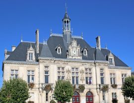Lais Puzzle - Rathaus in Saint-Jean-d'Angely, Frankreich - 1.000 Teile